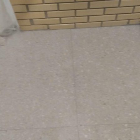 instalação-de-piso-porcenalado-de-90x90-em-área-de-lazer-3